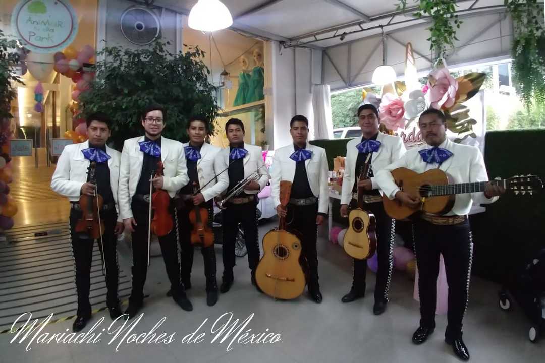 Mariachi Noches de México